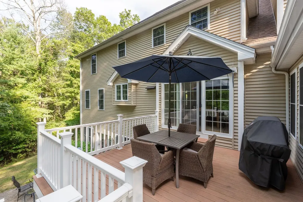 10 Poplar Road Windham NH 03087