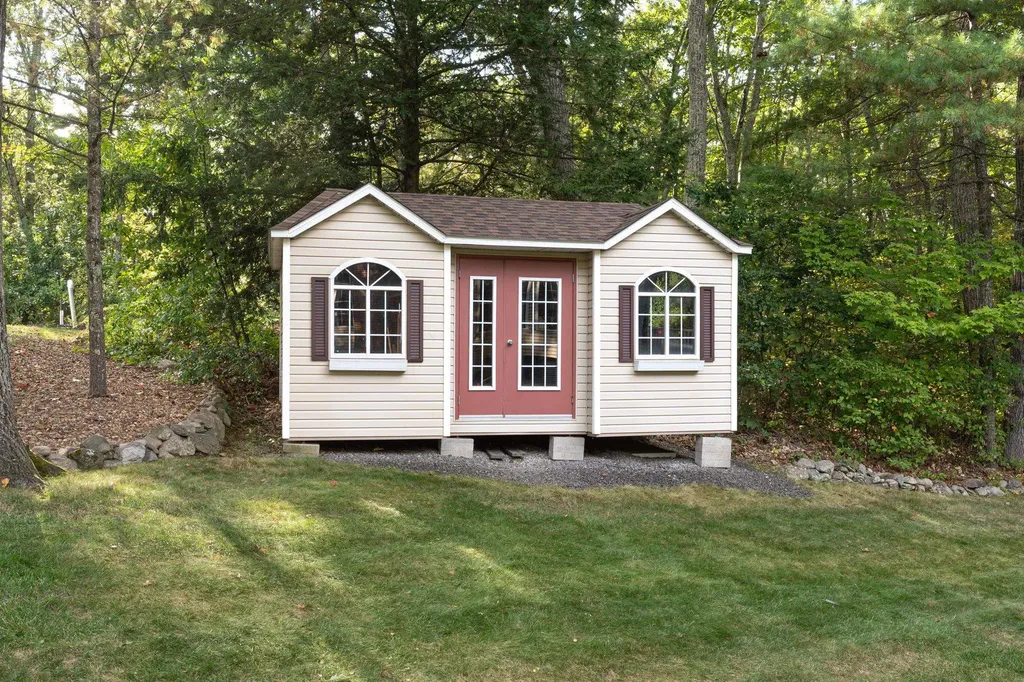 10 Poplar Road Windham NH 03087