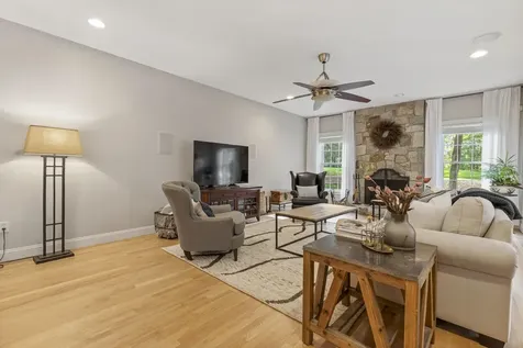 10 Poplar Road Windham NH 03087