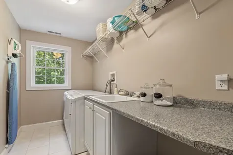 10 Poplar Road Windham NH 03087