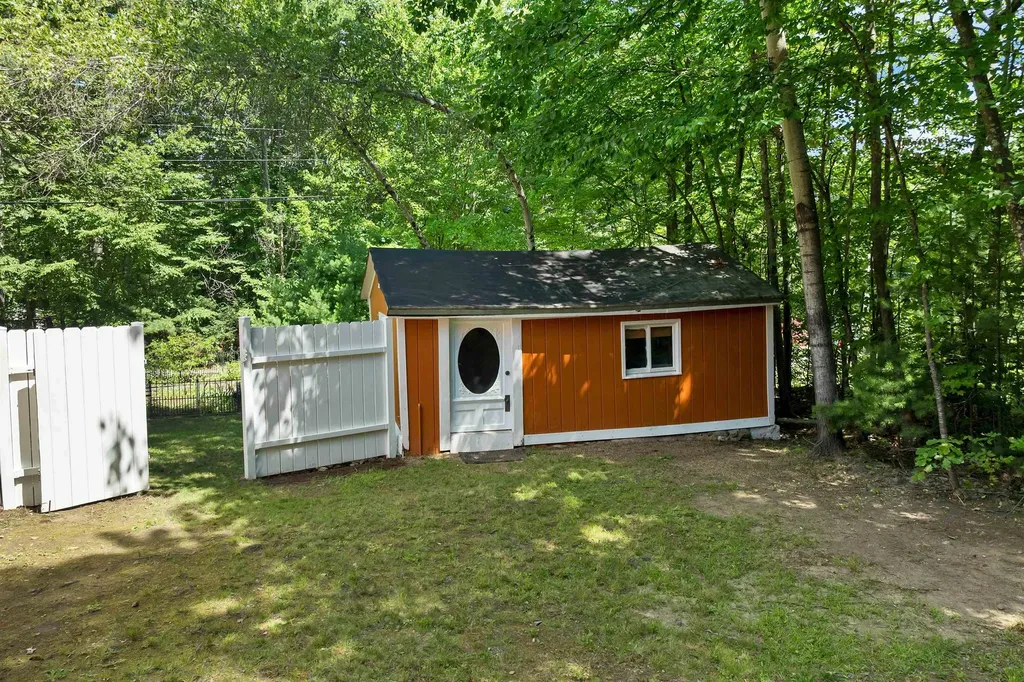 30 Roy Road Hooksett NH 03106