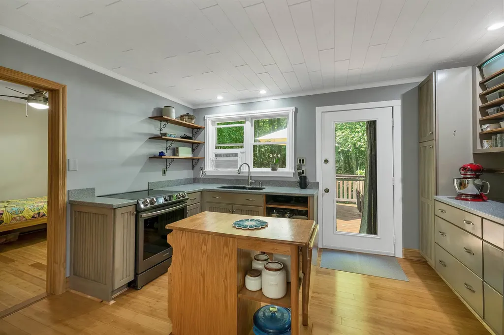 30 Roy Road Hooksett NH 03106