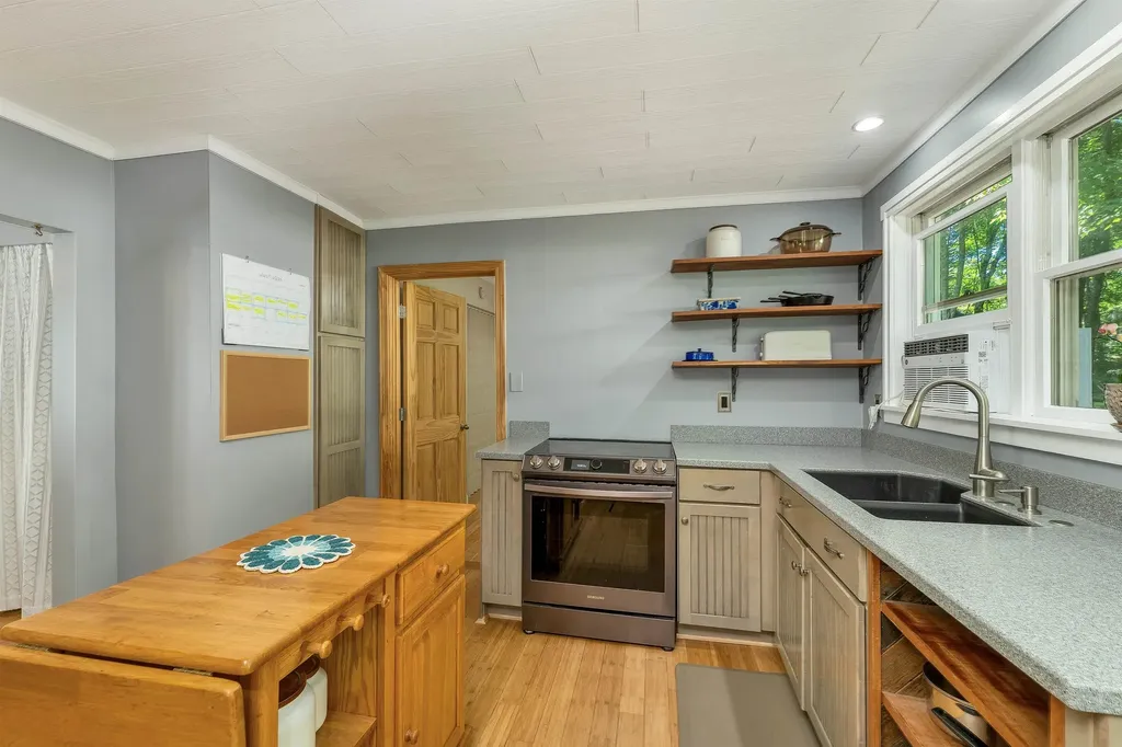 30 Roy Road Hooksett NH 03106