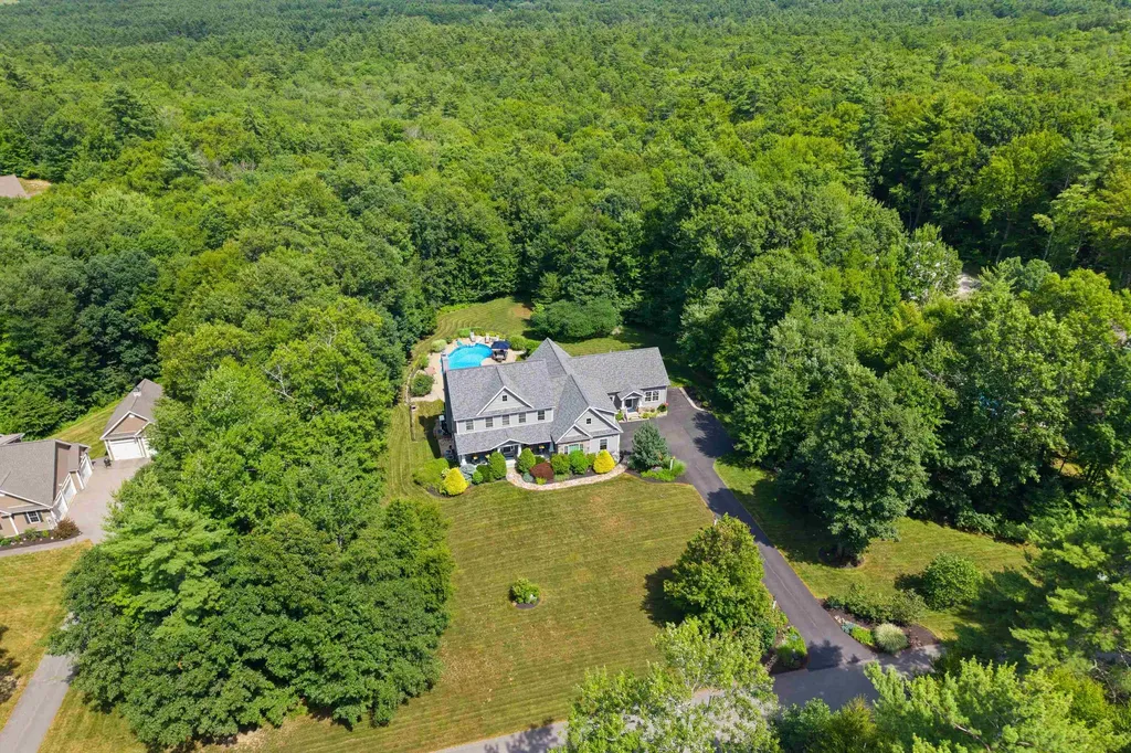 9 Samuel J Drive Merrimack NH 03054-2338