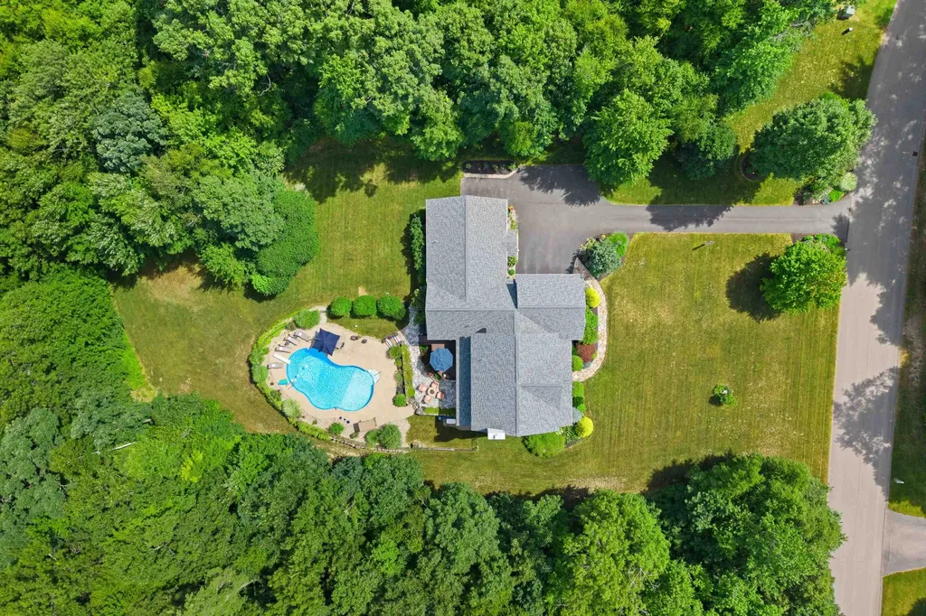 9 Samuel J Drive Merrimack NH 03054-2338