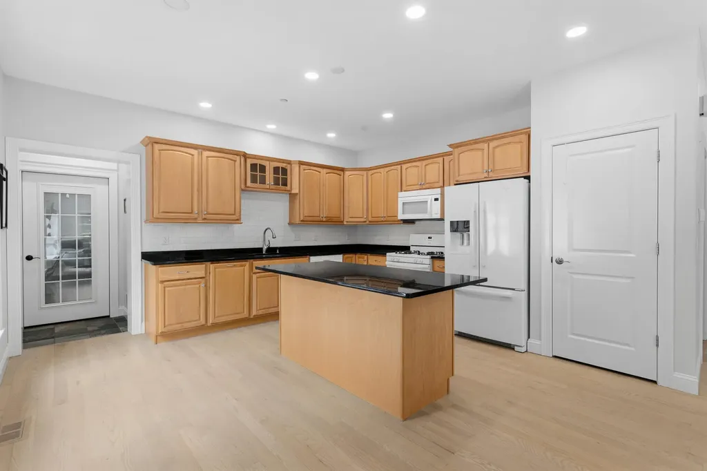 9 Samuel J Drive Merrimack NH 03054-2338