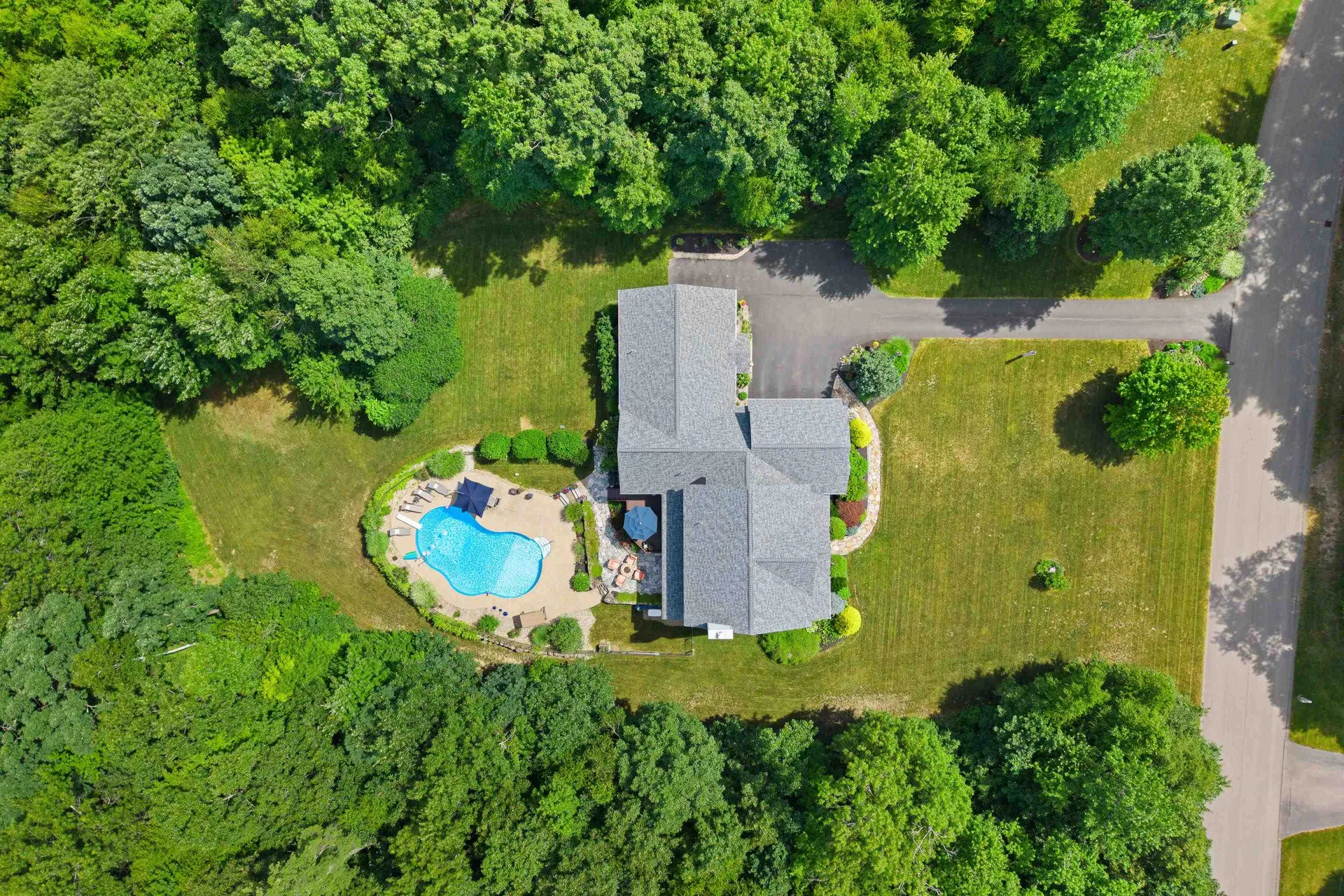 9 Samuel J Drive Merrimack NH 03054-2338