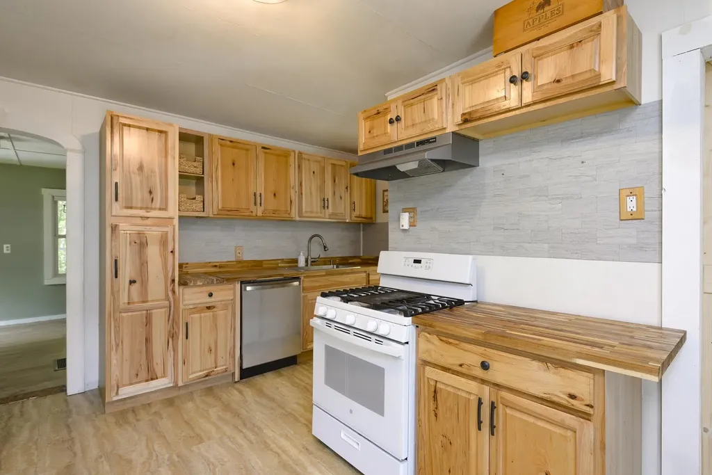 378 Route 3 South Carroll NH 03598
