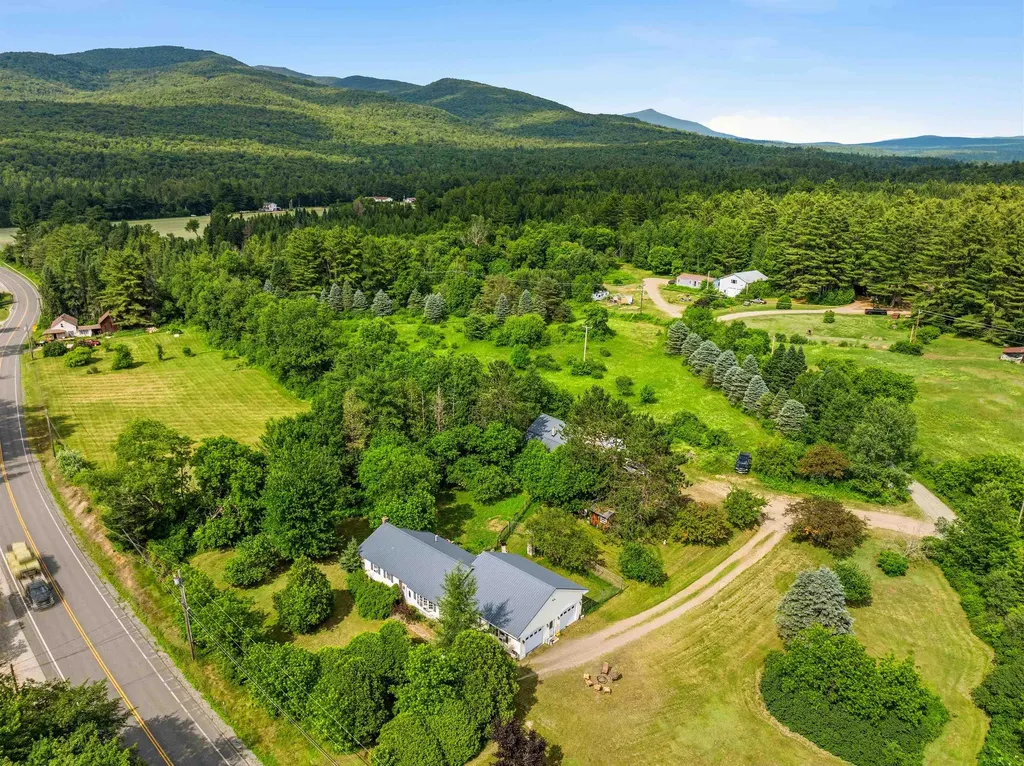 11 Mountain View Road Stratford NH 03590