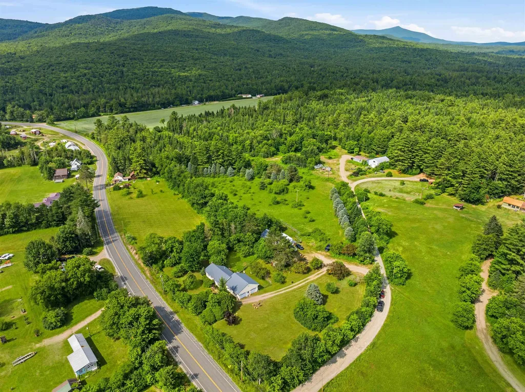 11 Mountain View Road Stratford NH 03590