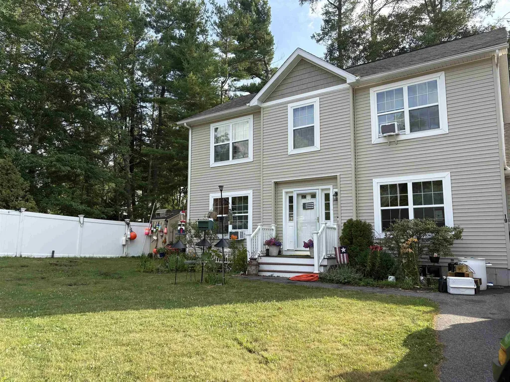 19 Hiltons Lane Rochester NH 03868