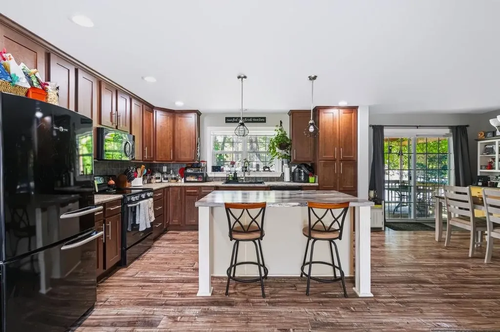 19 Hiltons Lane Rochester NH 03868