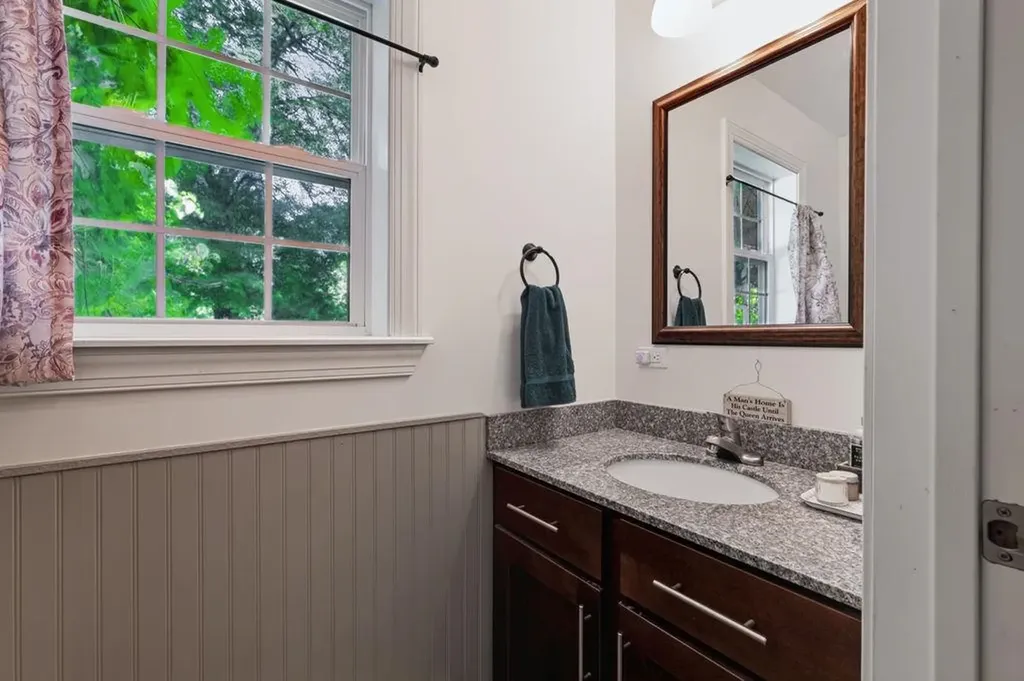 19 Hiltons Lane Rochester NH 03868