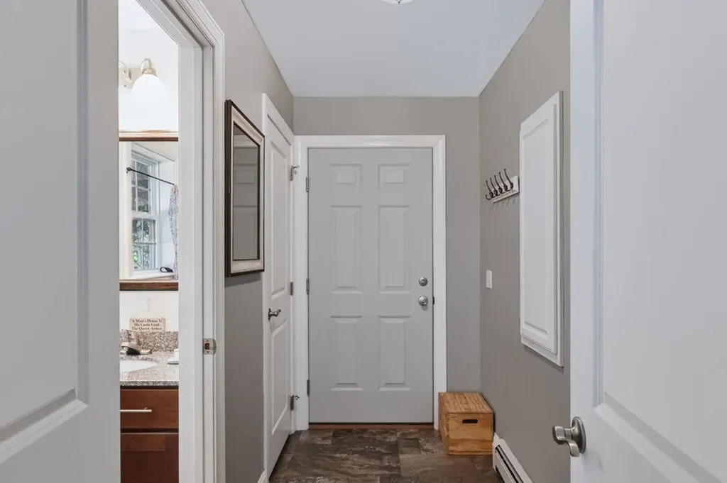19 Hiltons Lane Rochester NH 03868