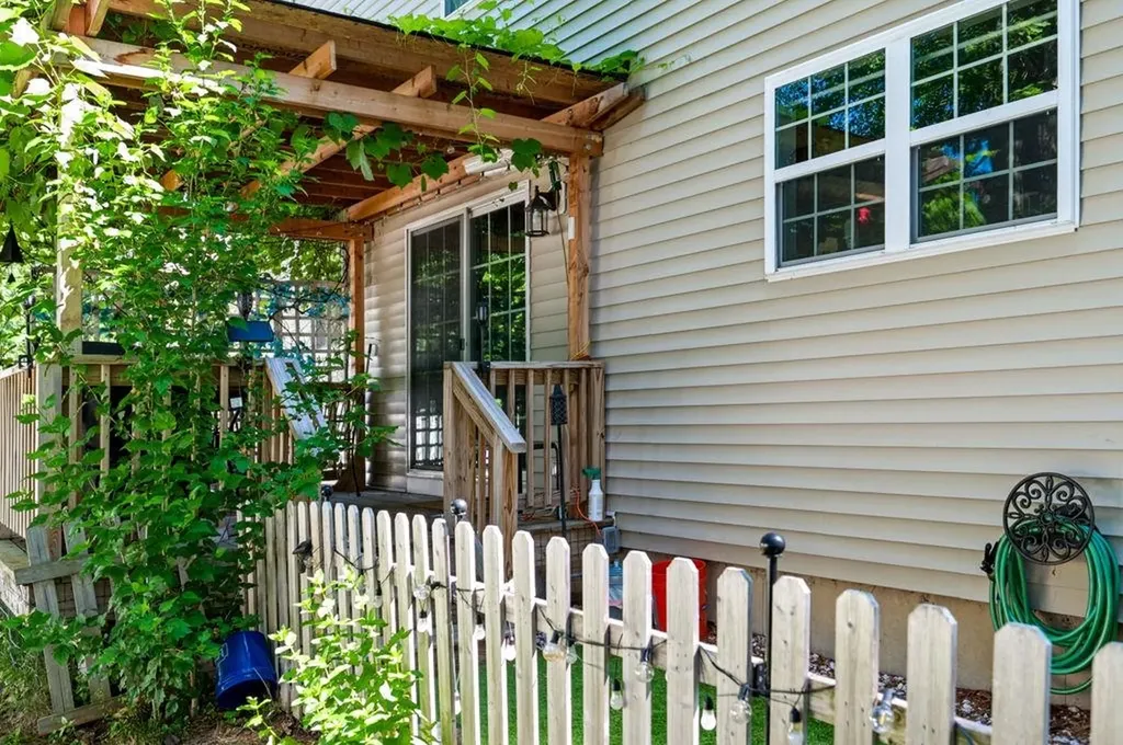 19 Hiltons Lane Rochester NH 03868
