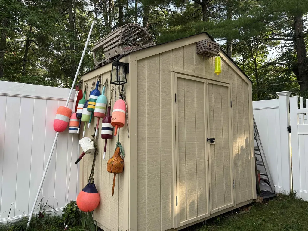 19 Hiltons Lane Rochester NH 03868