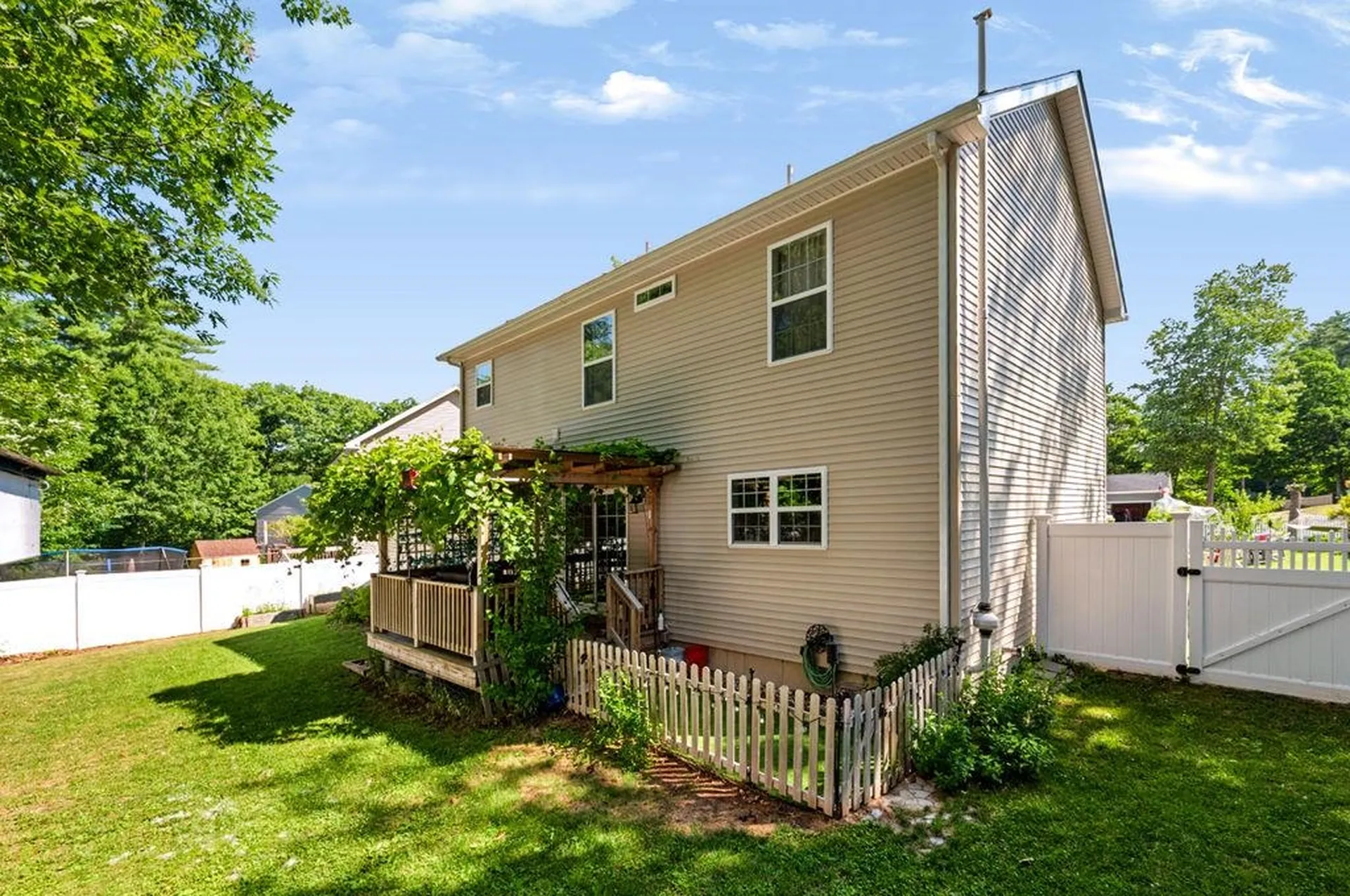 19 Hiltons Lane Rochester NH 03868