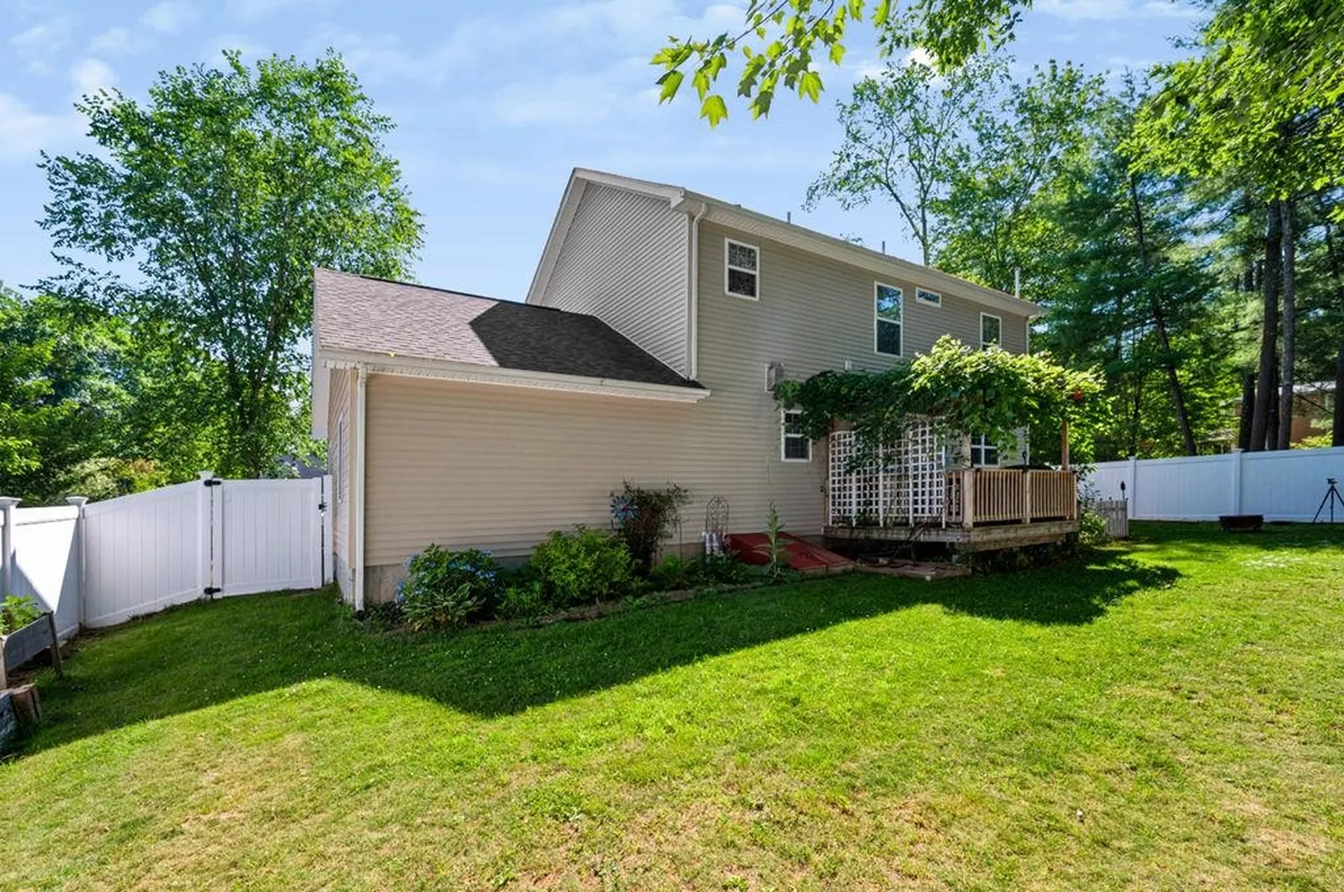 19 Hiltons Lane Rochester NH 03868