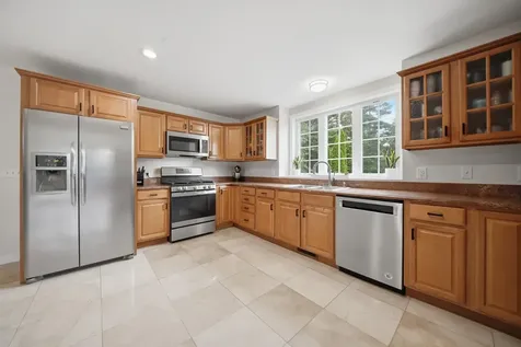 43 Duncan Farms Road Manchester NH 03102