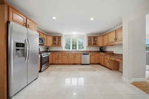 43 Duncan Farms Road Manchester NH 03102
