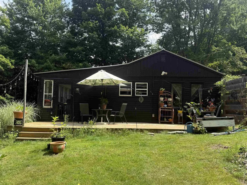 105 Buck Road Warren VT 05673