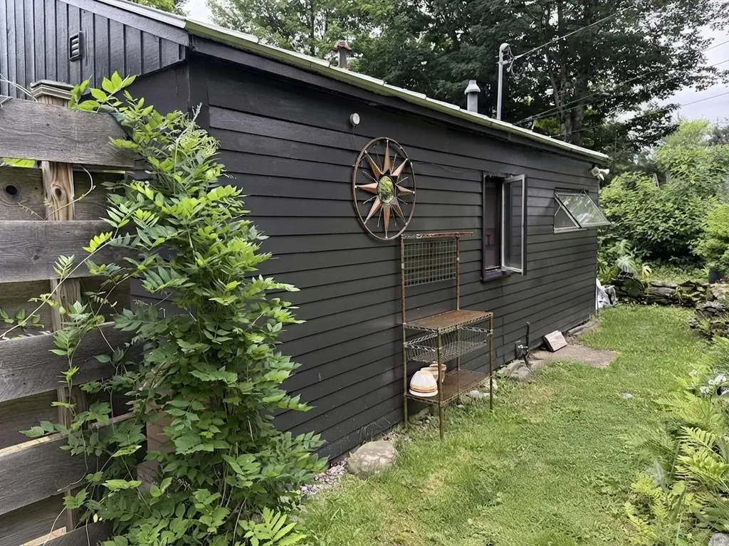105 Buck Road Warren VT 05673