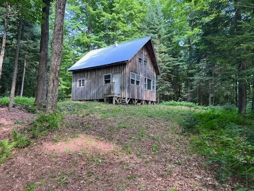 528 Paradise Lane Charleston VT 05872