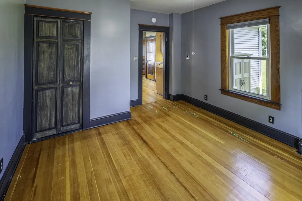 20 Dewey Street Rochester NH 03867