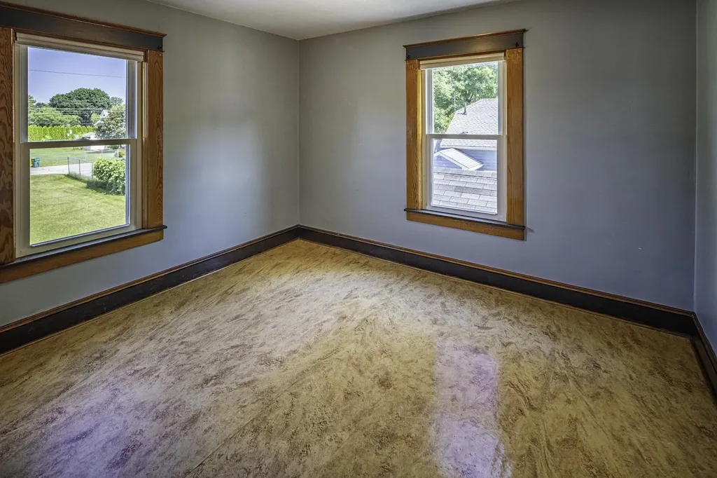 20 Dewey Street Rochester NH 03867
