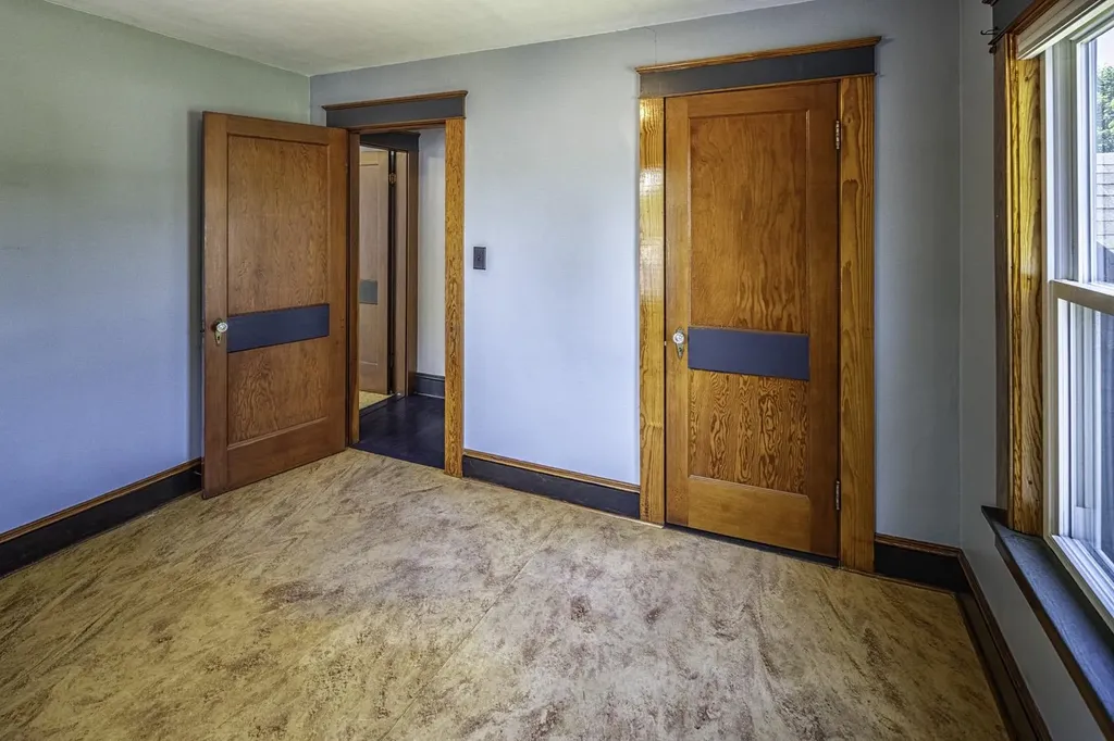 20 Dewey Street Rochester NH 03867