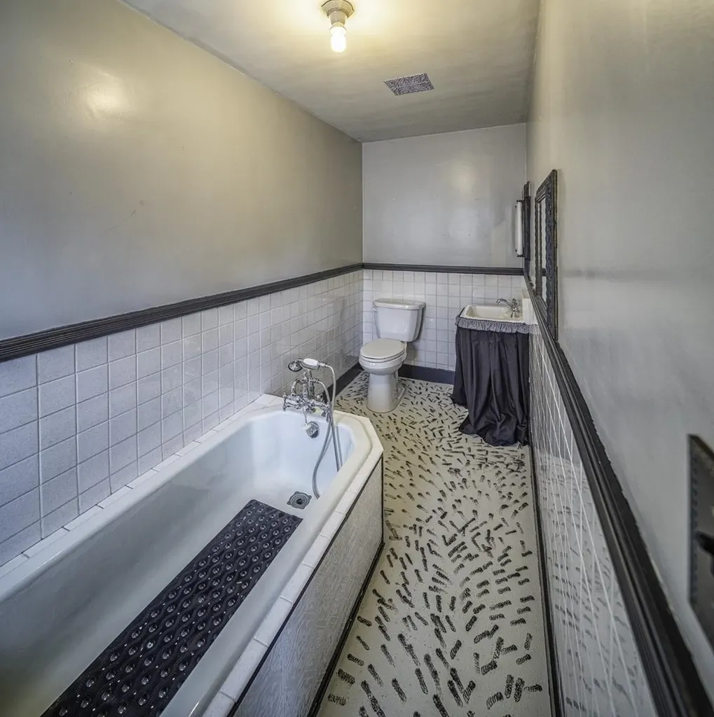 20 Dewey Street Rochester NH 03867