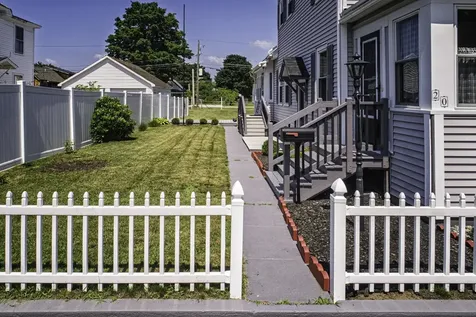 20 Dewey Street Rochester NH 03867