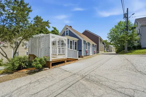 3 Creighton Street Newmarket NH 03857
