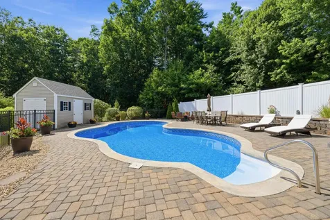 9 Conservation Drive Merrimack NH 03054