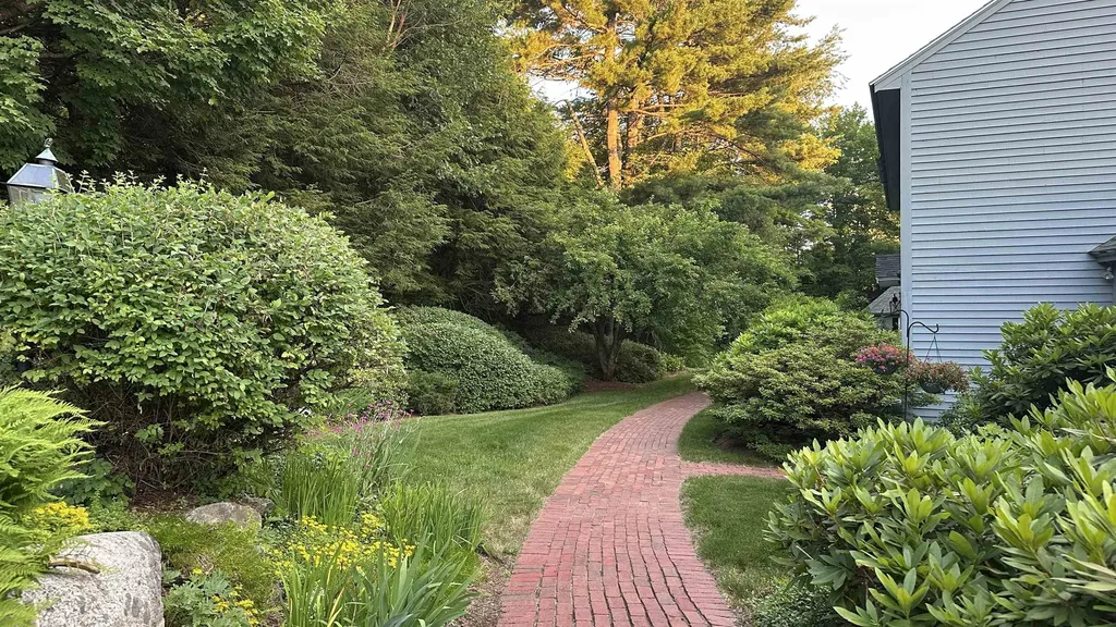 3 Governor Square Peterborough NH 03458