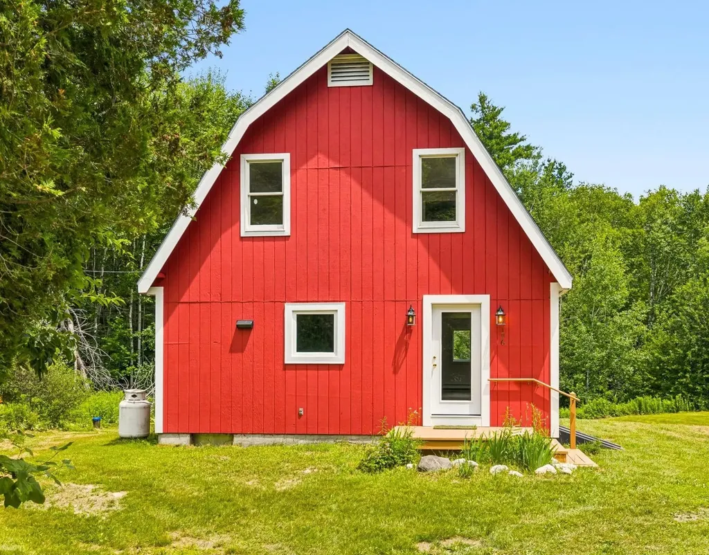 196 Kinsman Road Grafton NH 03240