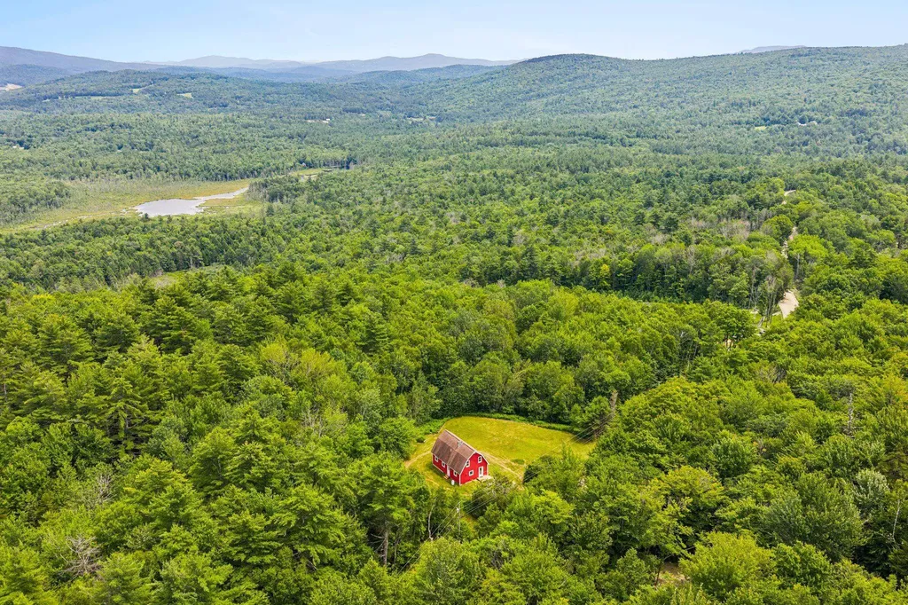 196 Kinsman Road Grafton NH 03240