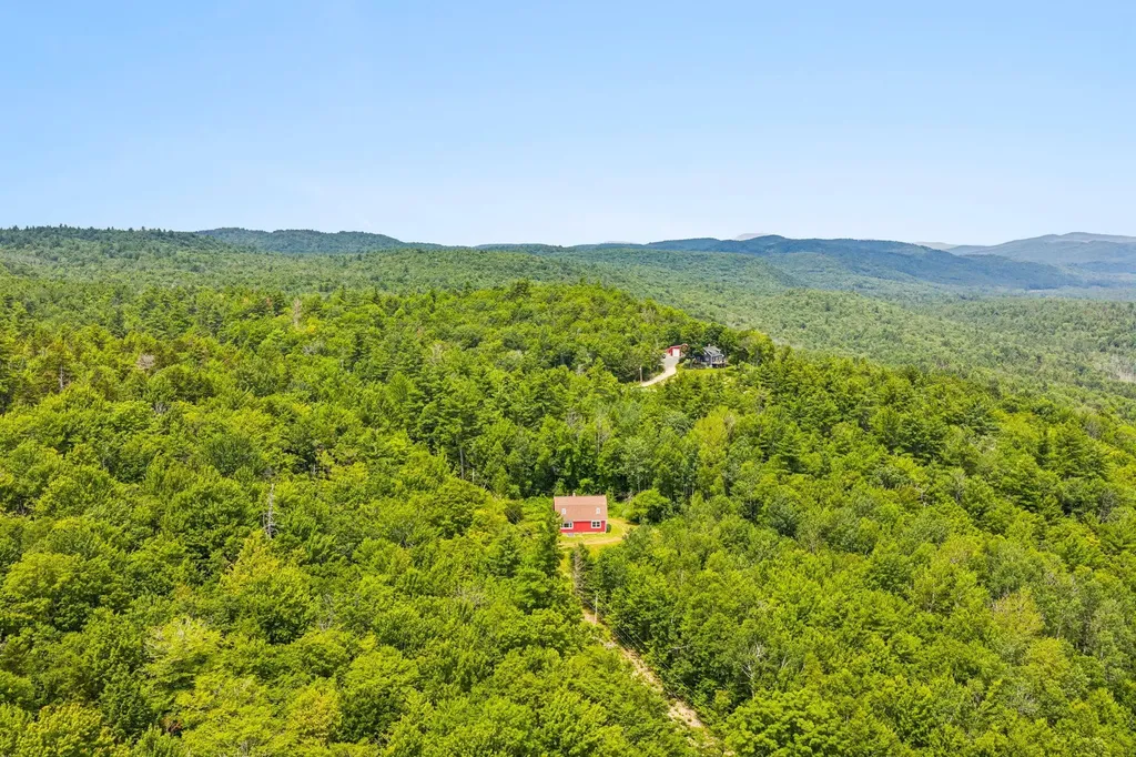 196 Kinsman Road Grafton NH 03240