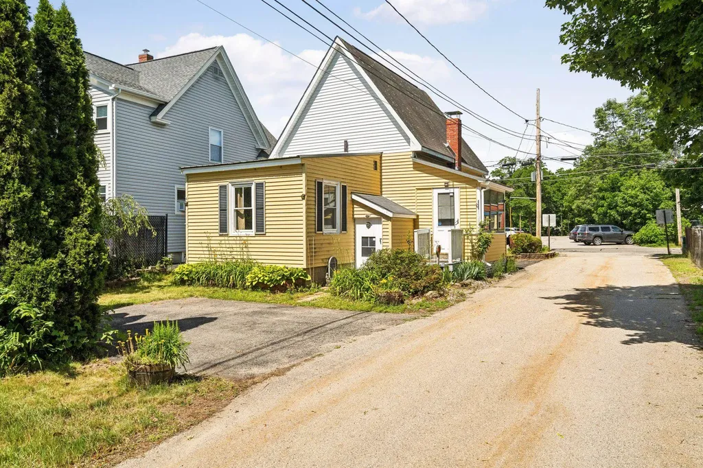 30 B Hancock Street Rochester NH 03867
