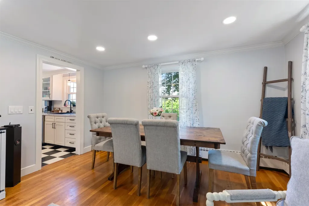 10 Old Amesbury Road Kensington NH 03833