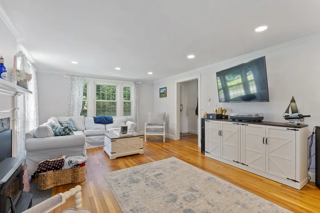 10 Old Amesbury Road Kensington NH 03833
