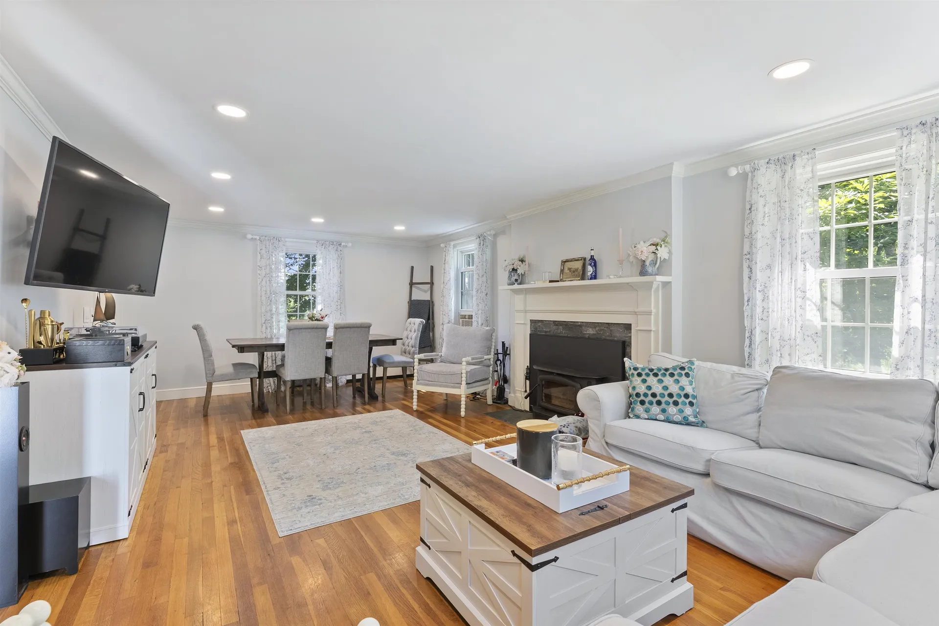 10 Old Amesbury Road Kensington NH 03833
