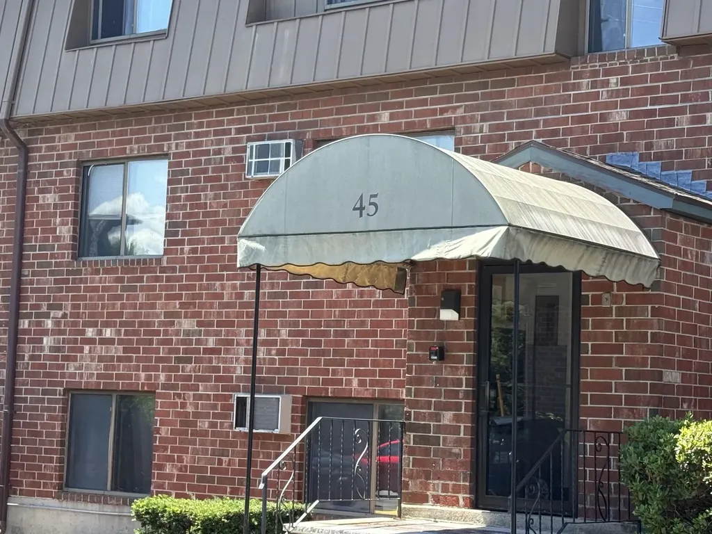 45 Log Street Manchester NH 03102