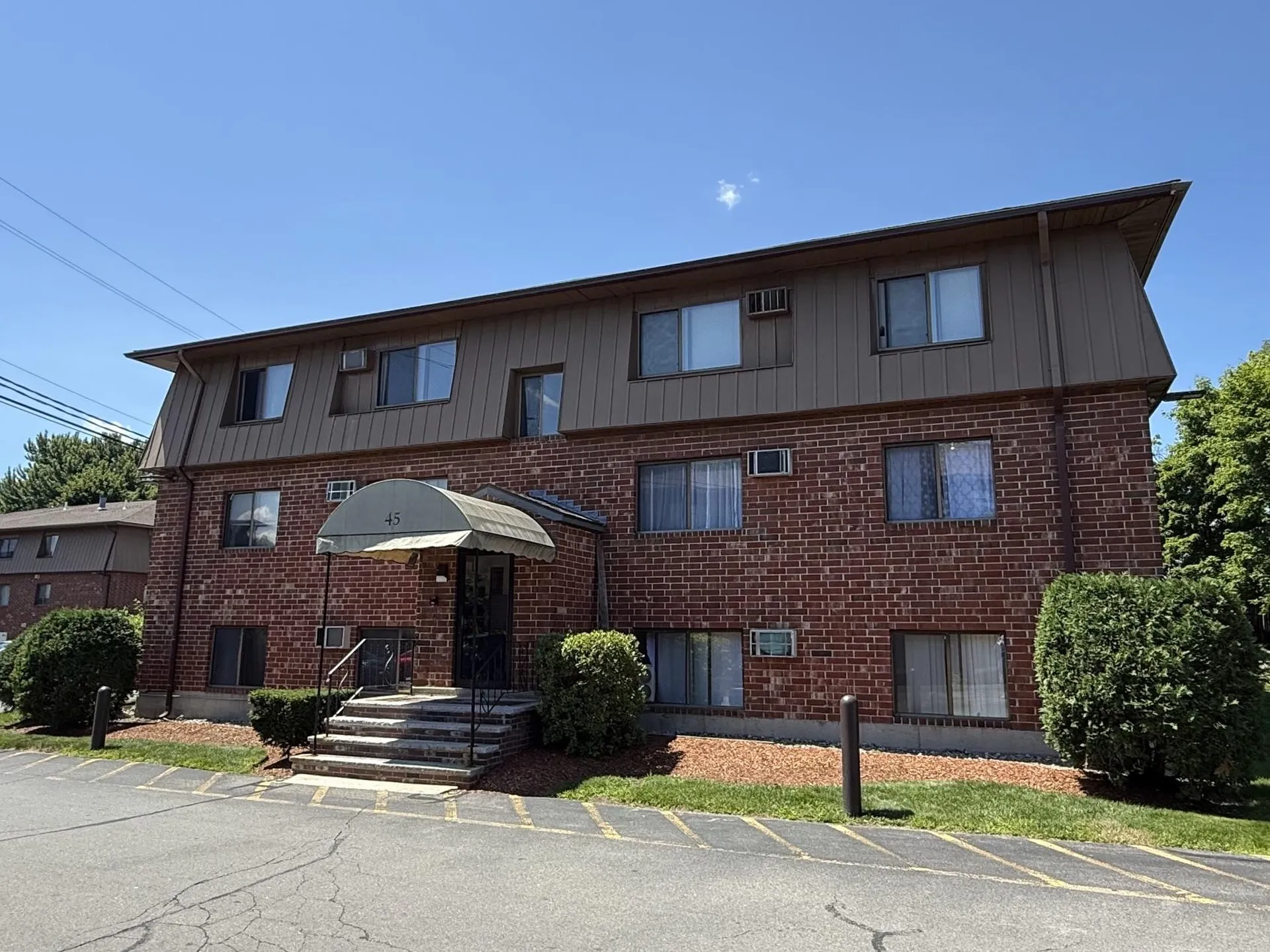 Manchester NH, 45 Log Street, Unit 1H