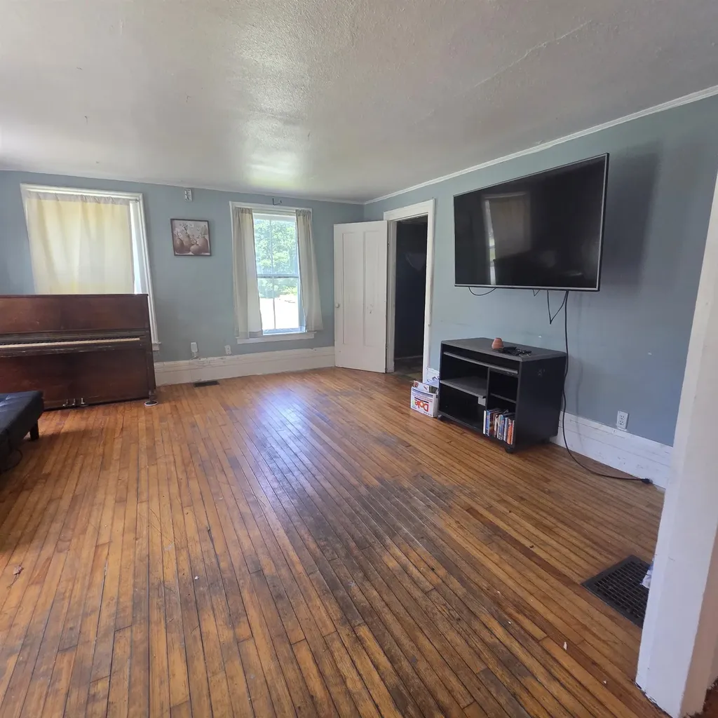 26 Pleasant Street Alstead NH 03602