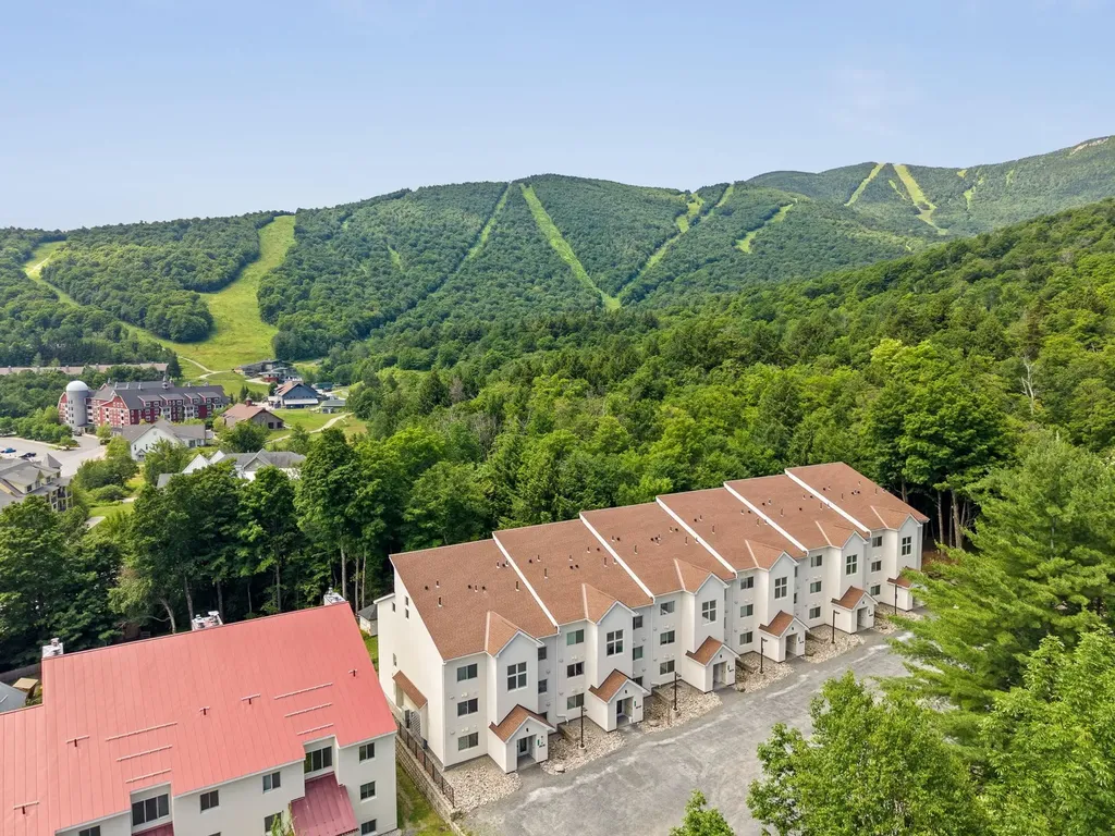 251 Mountainside Drive Warren VT 05674