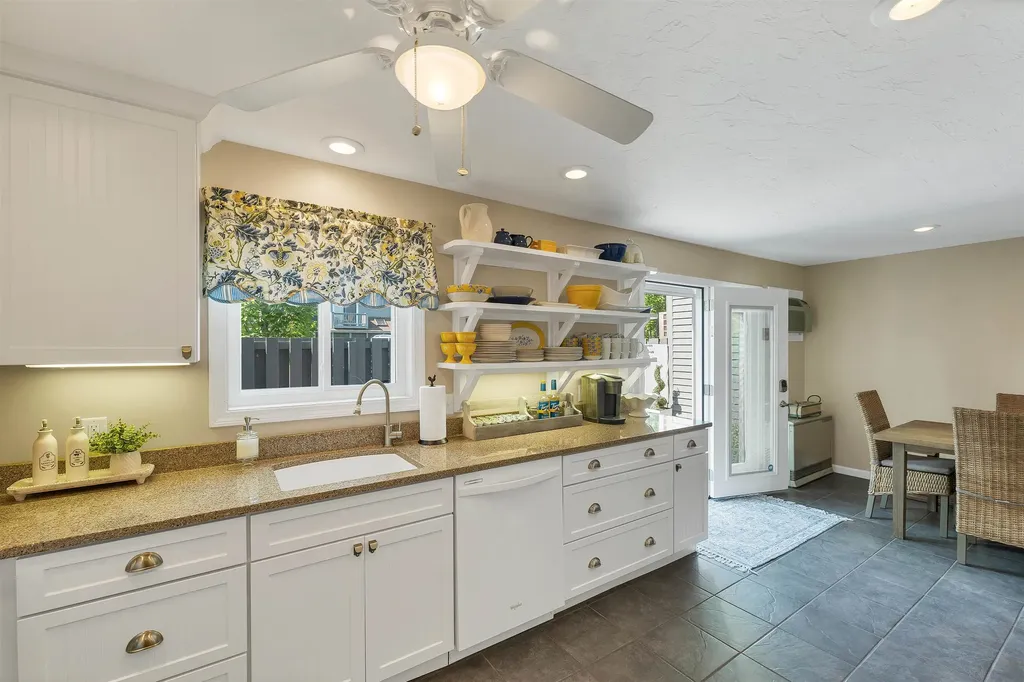 60 Weirs Road Gilford NH 03249