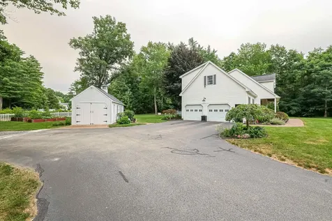 9 Taconic Drive Amherst NH 03031