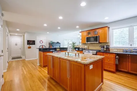9 Taconic Drive Amherst NH 03031