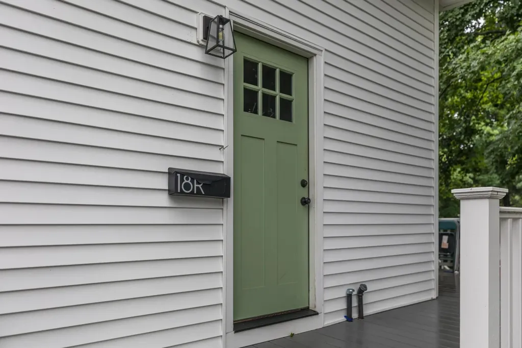 18 Brook Street Derry NH 03038